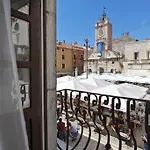 People\'S Square Room