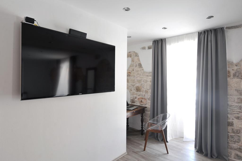 People'S Square Room 4*
